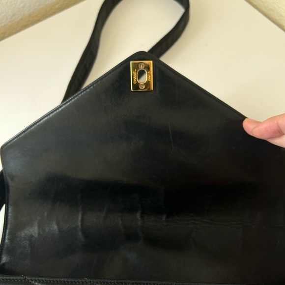 COPY - Vintage Chanel Envelope Turn-lock Bag - Picture 5 of 8